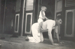 '36 Pappie moet er aan geloven